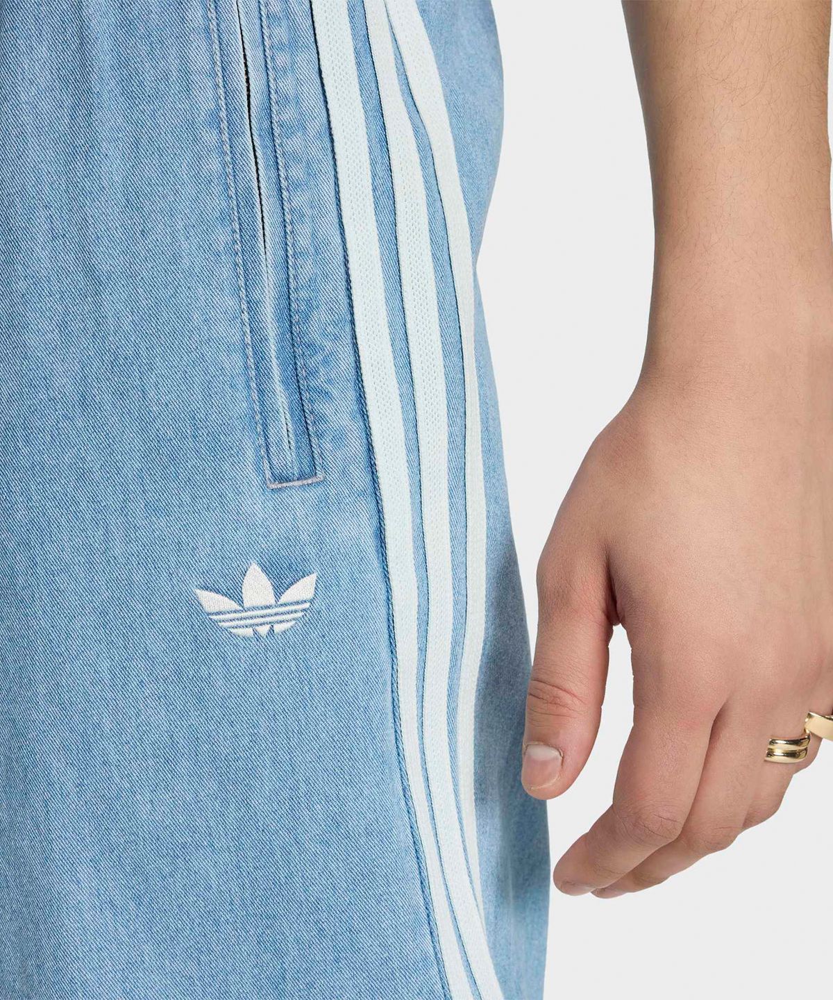 아디다스(ADIDAS) 데님 파이어버드 트랙 팬츠 - 라이트블루 / KX1195
