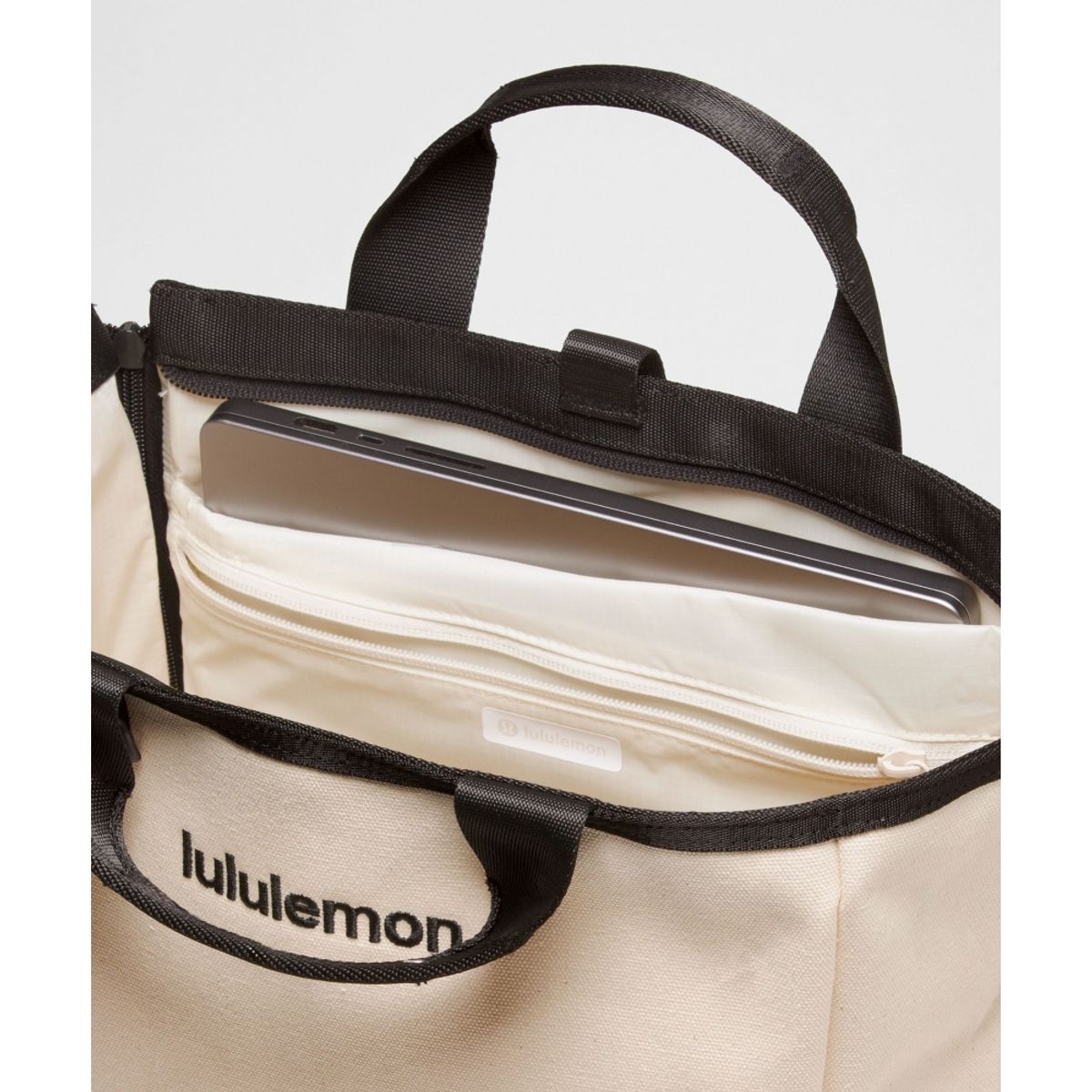 룰루레몬(LULULEMON) 라켓 백 19L  NAT BLK