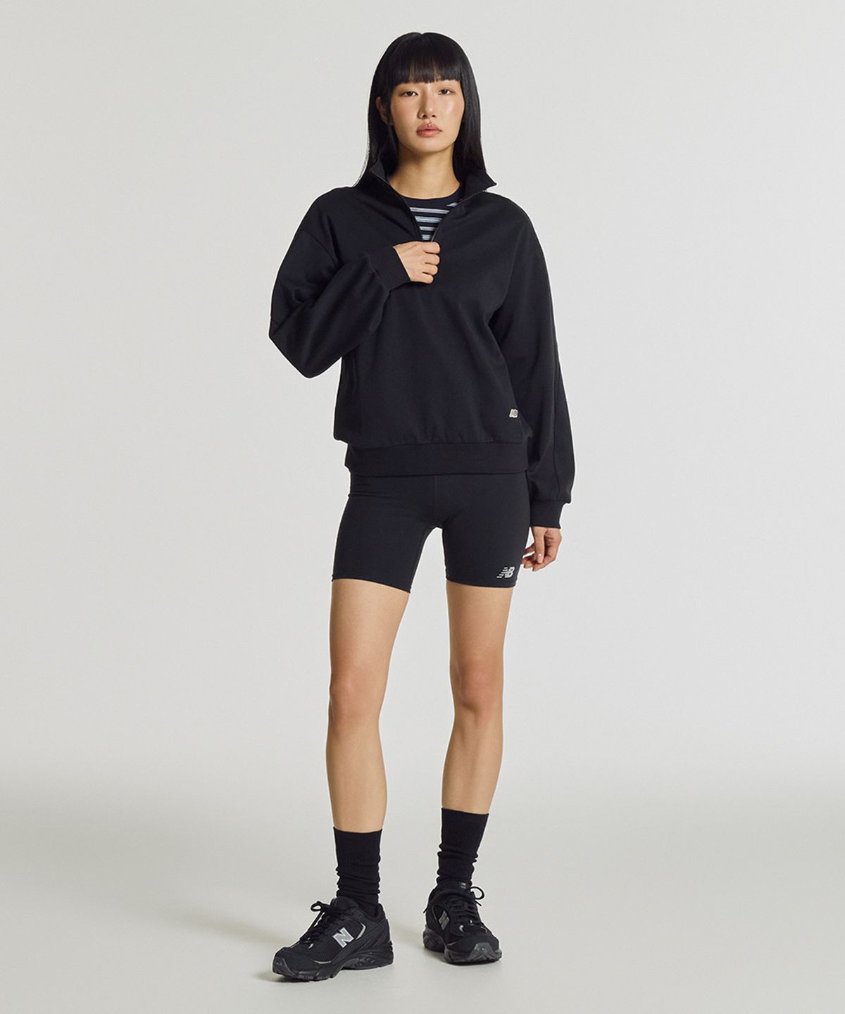 뉴발란스(NEW BALANCE) NBNCG2W122 / WOMEN 에센셜 쿼터집 (BLACK)