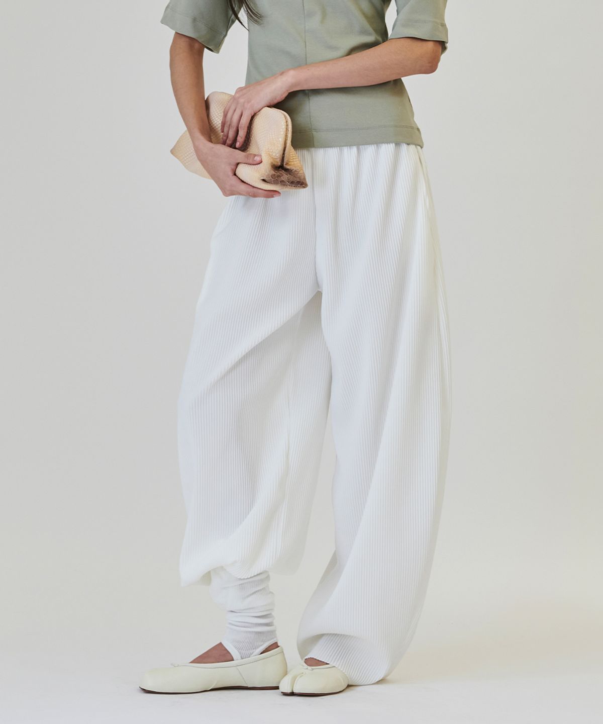 프로젝트 웨이브(PROJECT WAVE) Pleated Round Banding Pants [IVORY]