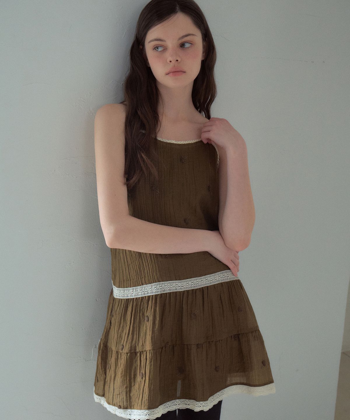 아우어노스텔지아(OURNOSTALGIA) Boucle Flower Tiered Dress_Khaki(OB6OP06)