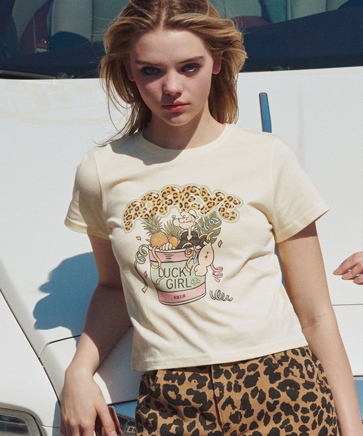 에르에르(ERER) Cropped Leopard Popeye Graphic T-Shirt Yellow