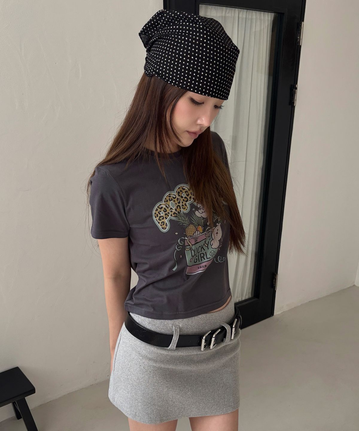에르에르(ERER) Cropped Leopard Popeye Graphic T-Shirt Charcoal