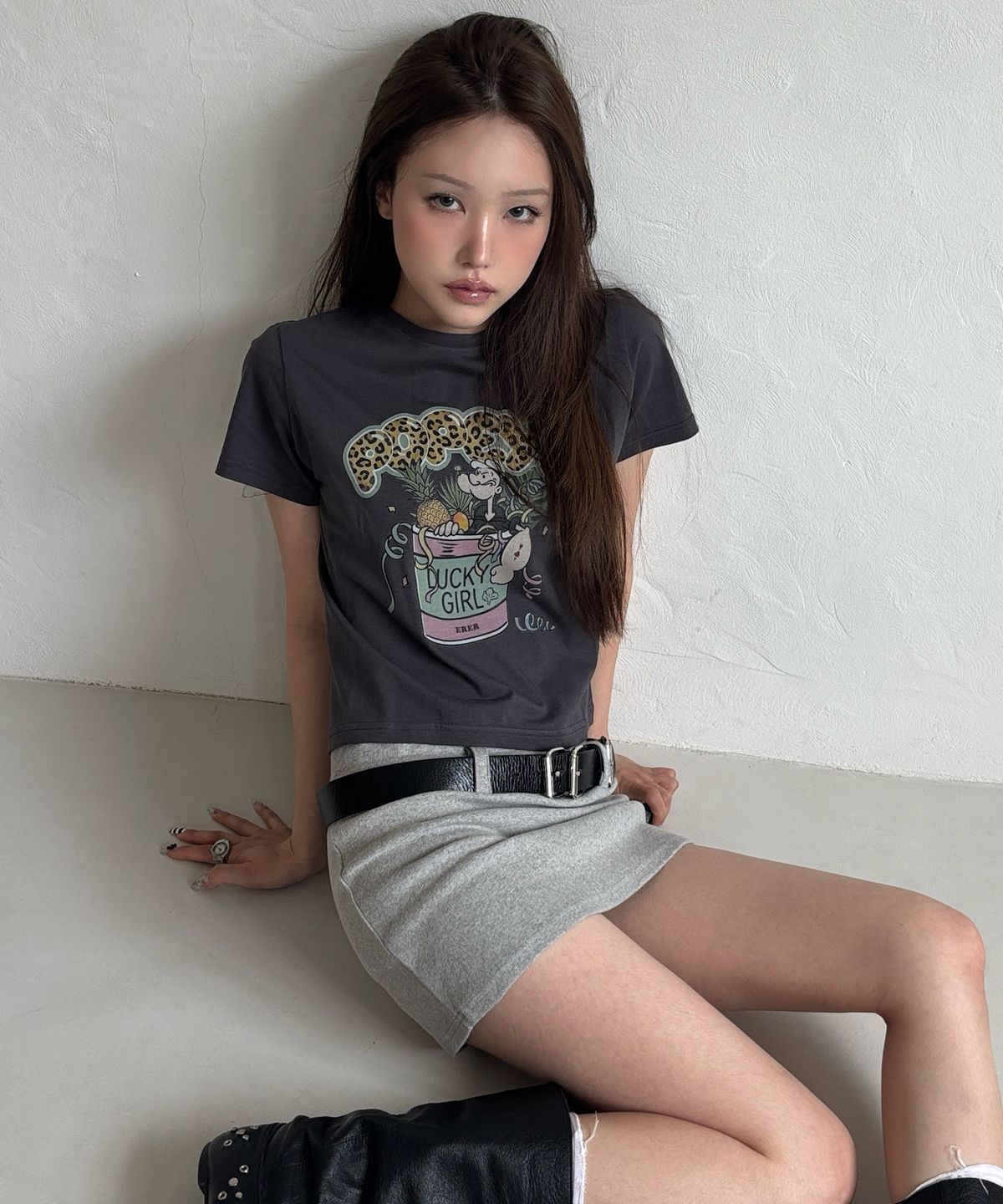 에르에르(ERER) Cropped Leopard Popeye Graphic T-Shirt Charcoal
