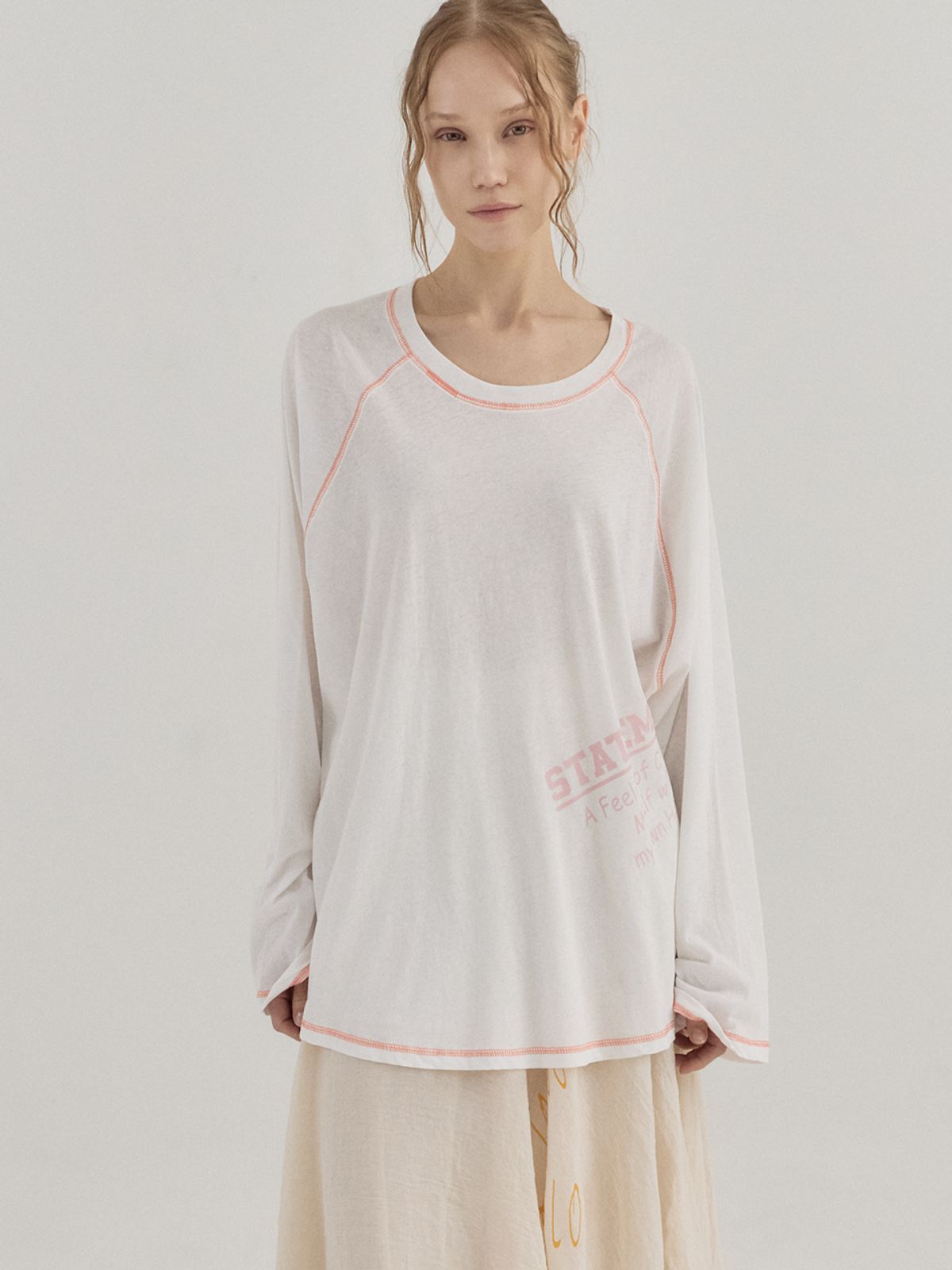쏘리, 투 머치 러브(SORRY, TOO MUCH LOVE) Blush Raglan Stitch Long Sleeve Tee_White