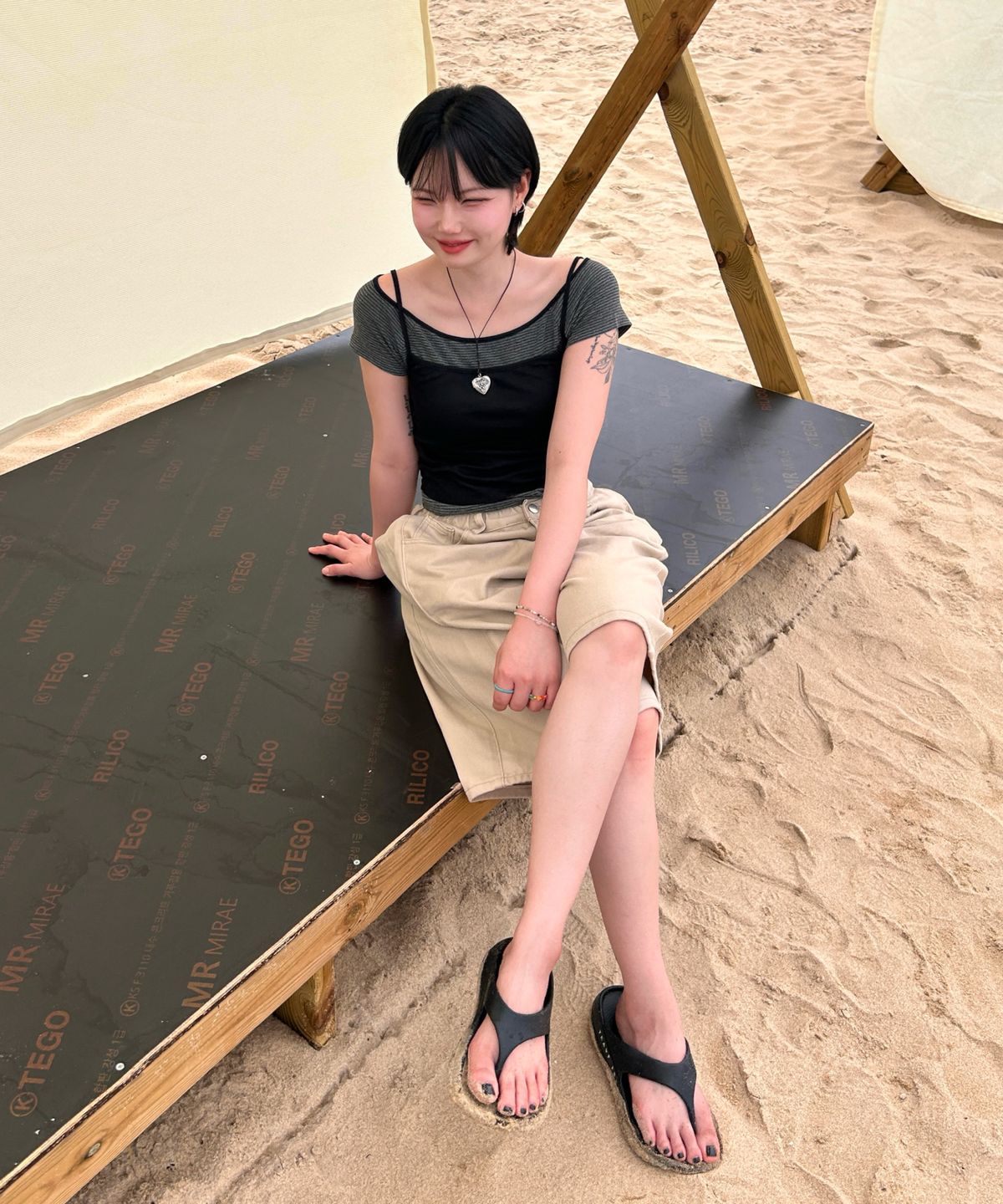 미쏘(MIXXO) 배색 레이어드 반팔 티셔츠_MIWHWG703A