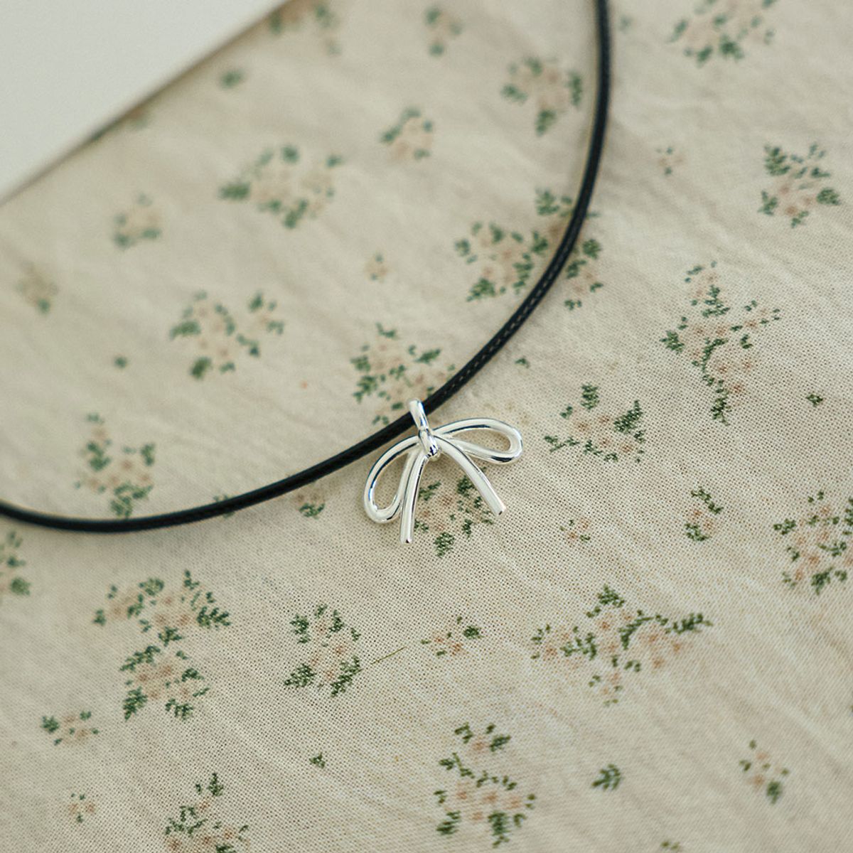 던드롭(DUNDROP) DD_Minimal ribbon necklace_SILVER