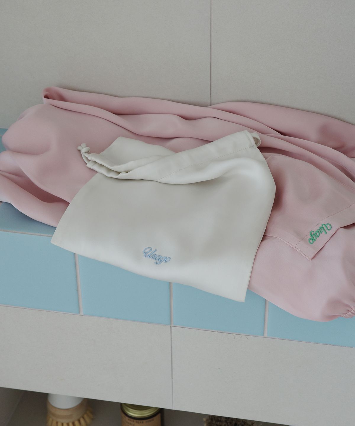유라고(URAGO) Satin pouch