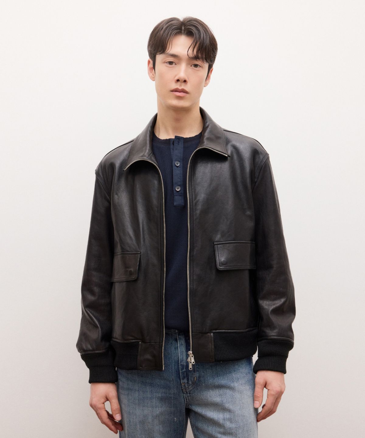질스튜어트뉴욕 맨(JILLSTUART NEWYORK MEN) 레더 블루종 - 블랙 (JNJU6A203BK)