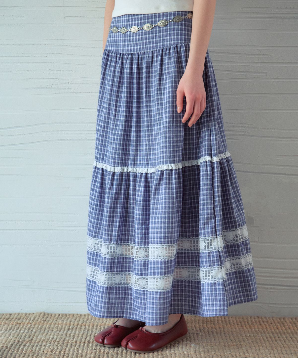 아우어노스텔지아(OURNOSTALGIA) Mora Lace Check Tiered Skirt_Navy(OB6SK14)