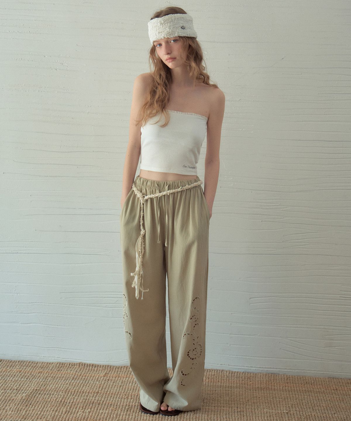 아우어노스텔지아(OURNOSTALGIA) Rose Embroidered Wide Pants_Dark Green(OB6PT05)