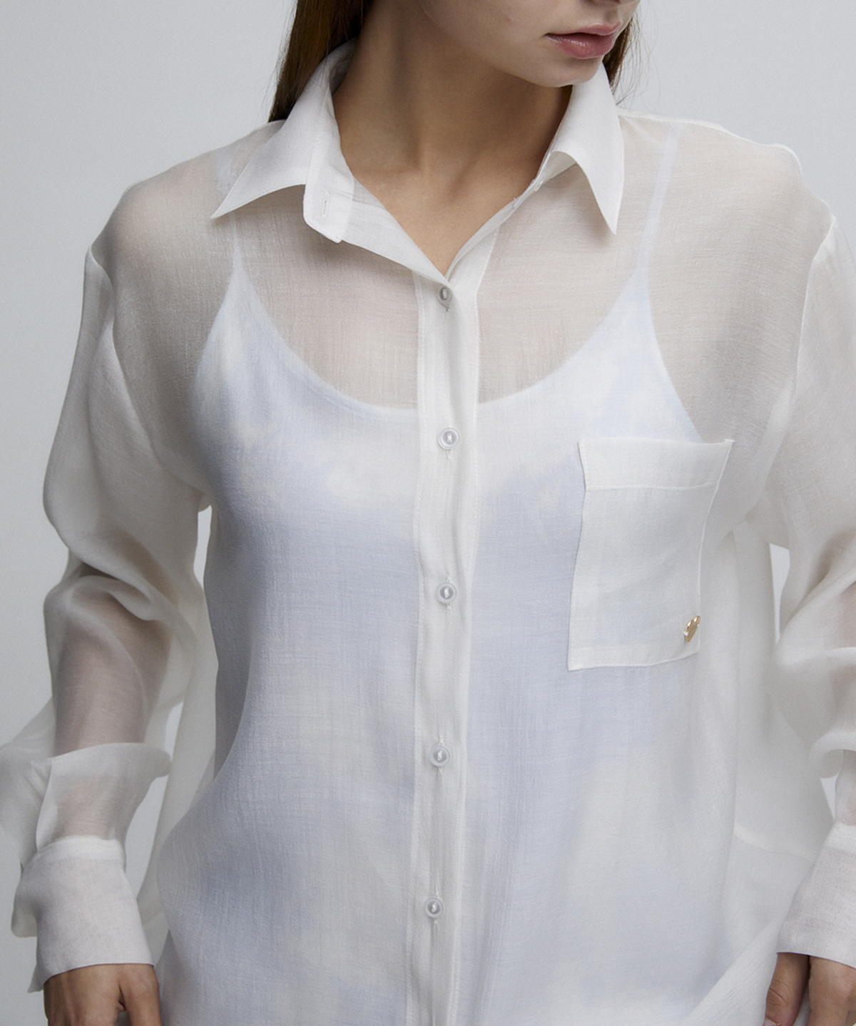 알리에나(ALIENAR) shimmer white shirt