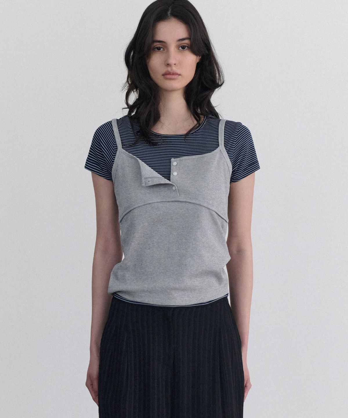 앤니즈(ANDNEEDS) Popo three button sleeveless (melange gray)