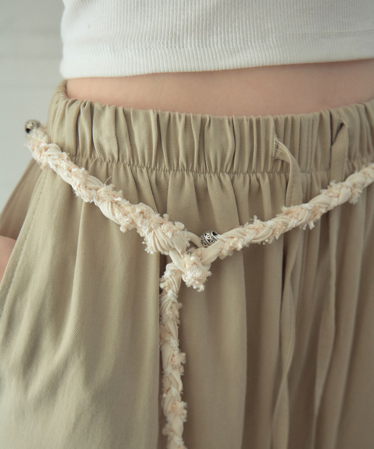 아우어노스텔지아(OURNOSTALGIA) Vintage Twist Beads Belt_Ivory(OB6AC09)