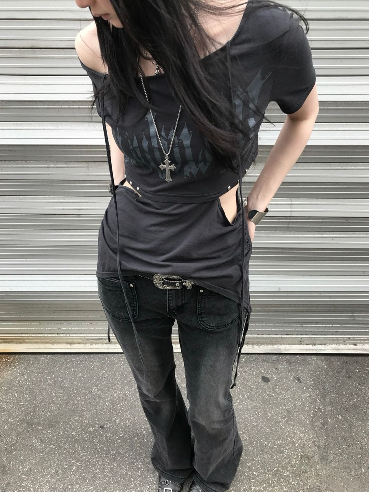 리버뉴스(LIBERALNEWS) BLAVKNESS HALTERNECK LOGO TEE_GRAY