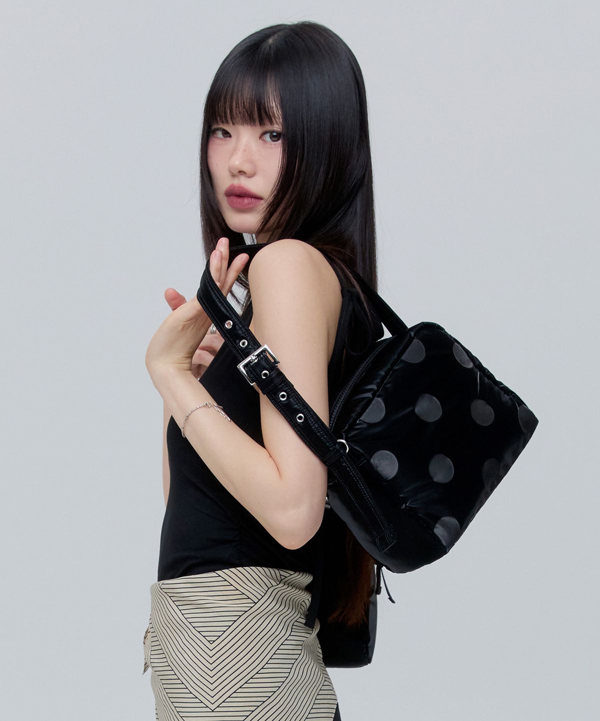 스위치(SWEETCH) SHOULDER BAG M Glossy Black Polka Dot