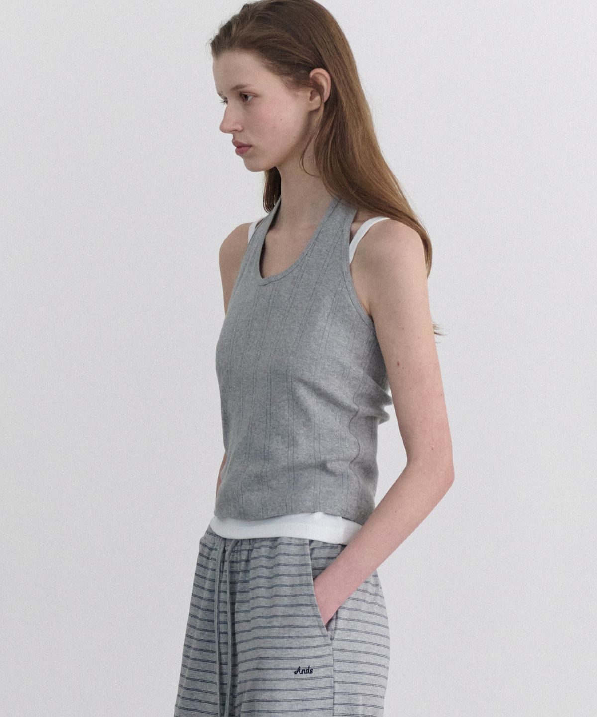 앤니즈(ANDNEEDS) Etta ribbed halter sleeveless (melange gray)