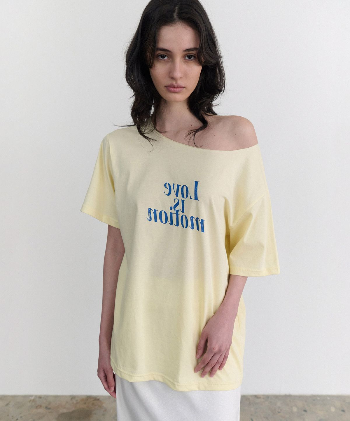 앤니즈(ANDNEEDS) Love is motion half tee (yellow)