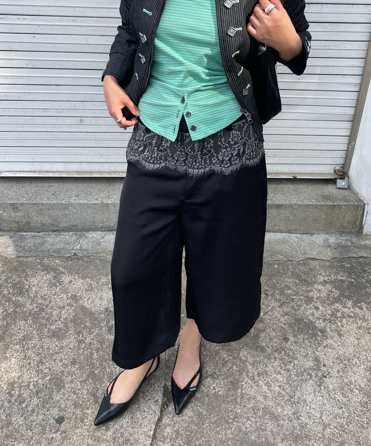 밀로 우먼(MILLO WOMEN) 실키 레이스 크롭 트라우저 [블랙]