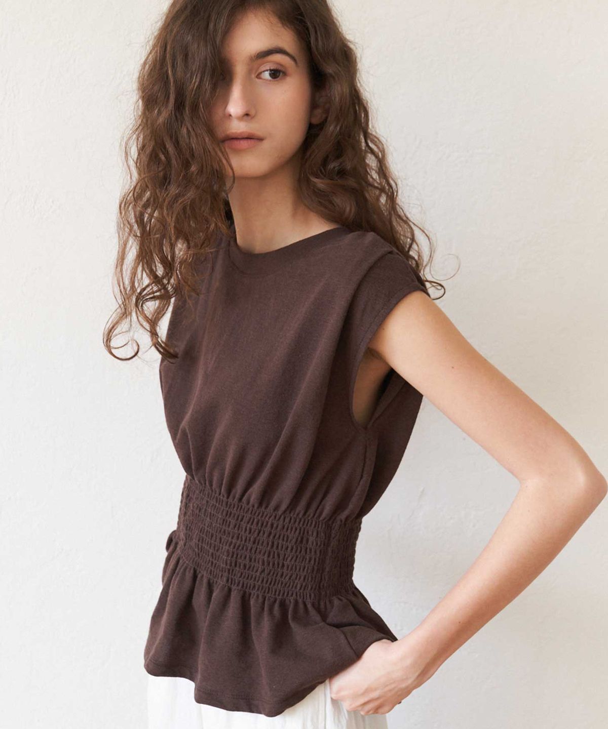 더라이(THERYE) Shirred Waist Top(Brown)