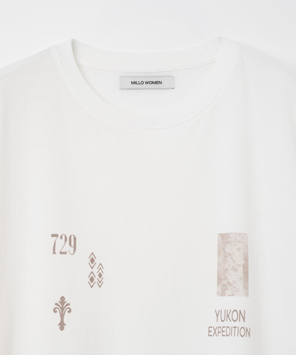 밀로 우먼(MILLO WOMEN) 오브젝트 모티프 티셔츠 [아이보리]
