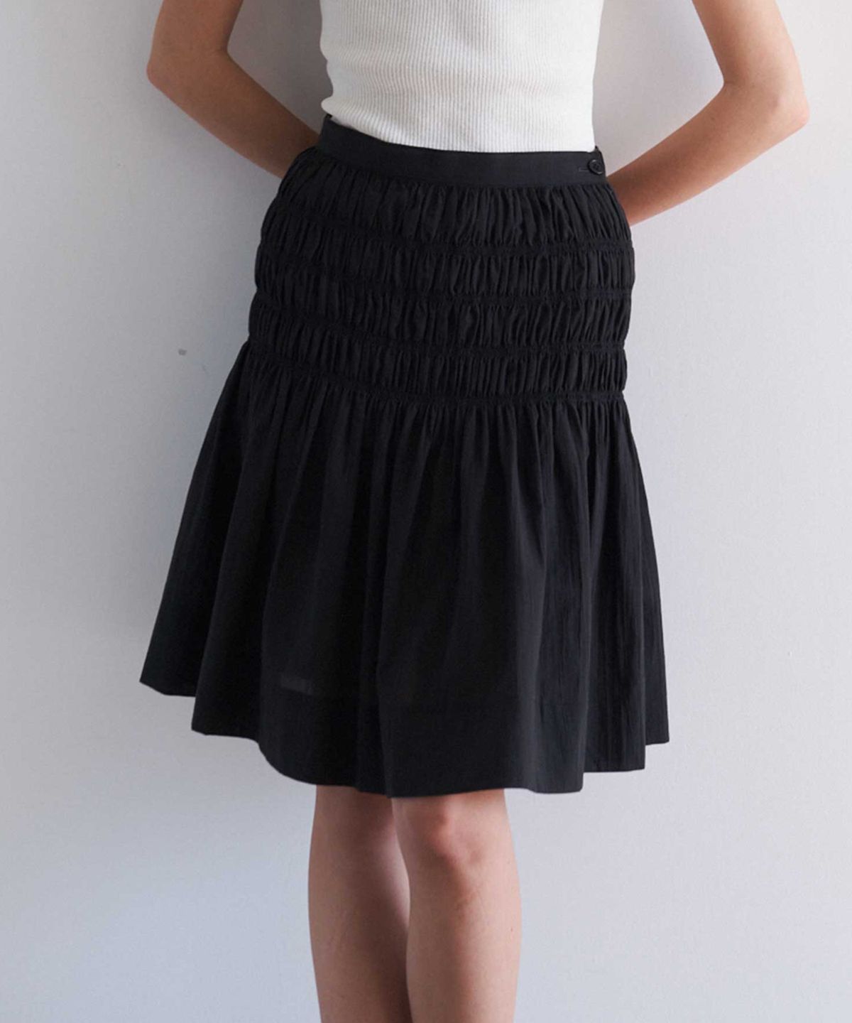 더라이(THERYE) Textured Shirring Skirt(Black)