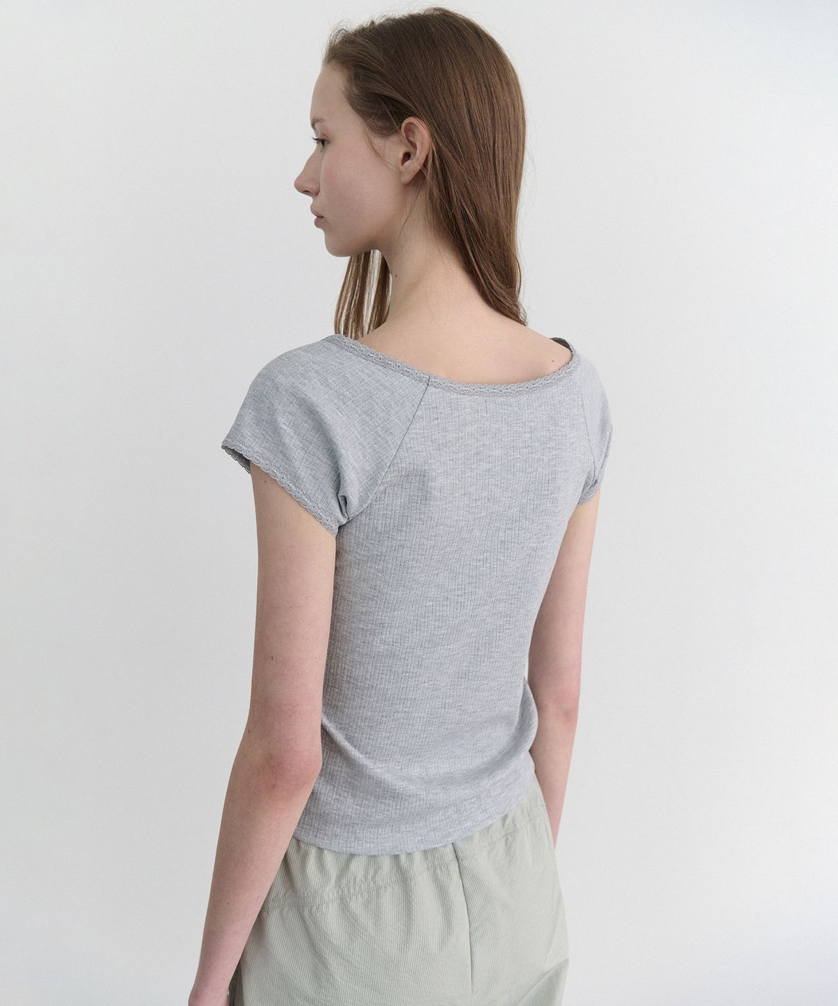 앤니즈(ANDNEEDS) Pebble lace scoop tee (melange gray)