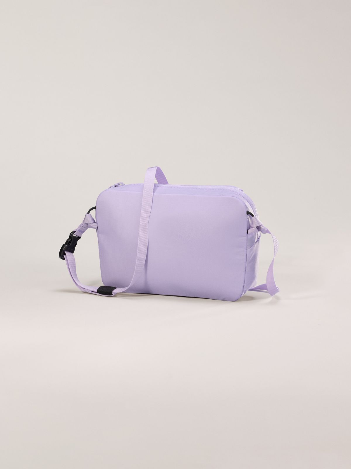 아크테릭스(ARCTERYX) 헬리아드 크로스바디 백