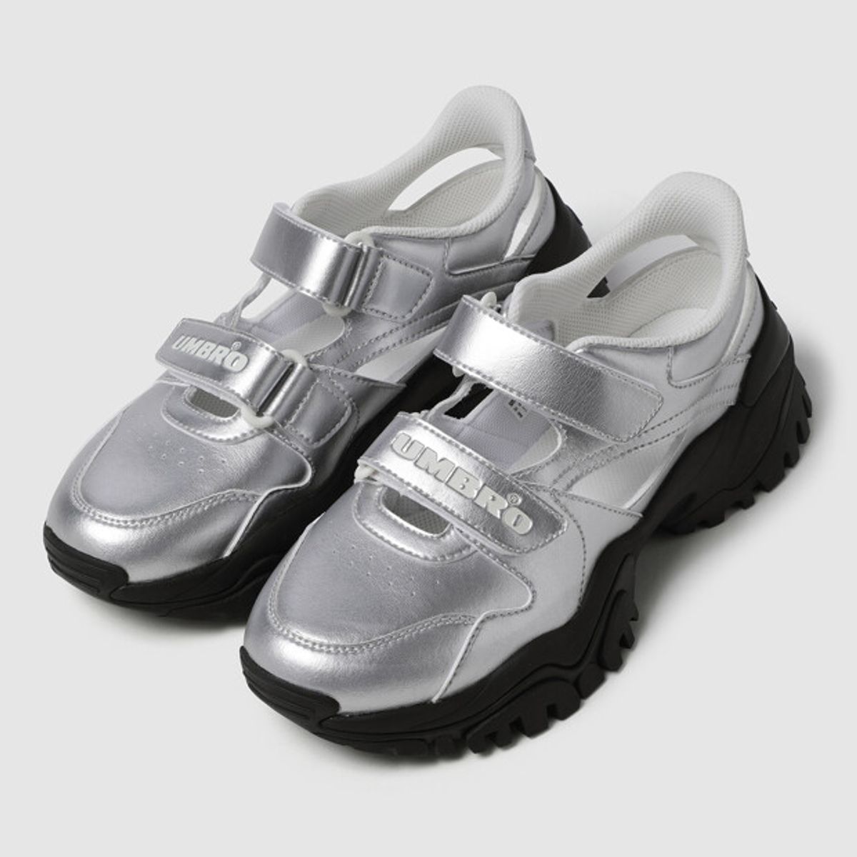 엄브로(UMBRO) BUMPY LAYER (범피 레이어) 실버 UR223ESA53