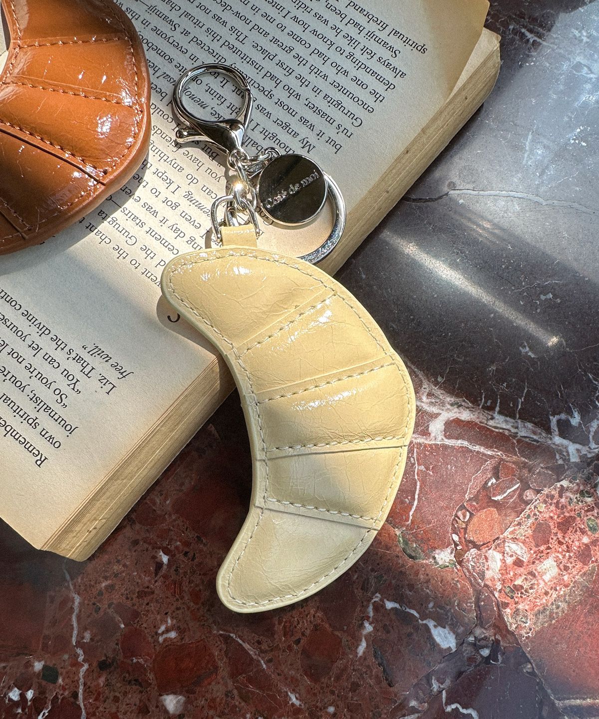 꼬떼드무아(COTEDEMOI) Petit Croissant Keyring - Butter