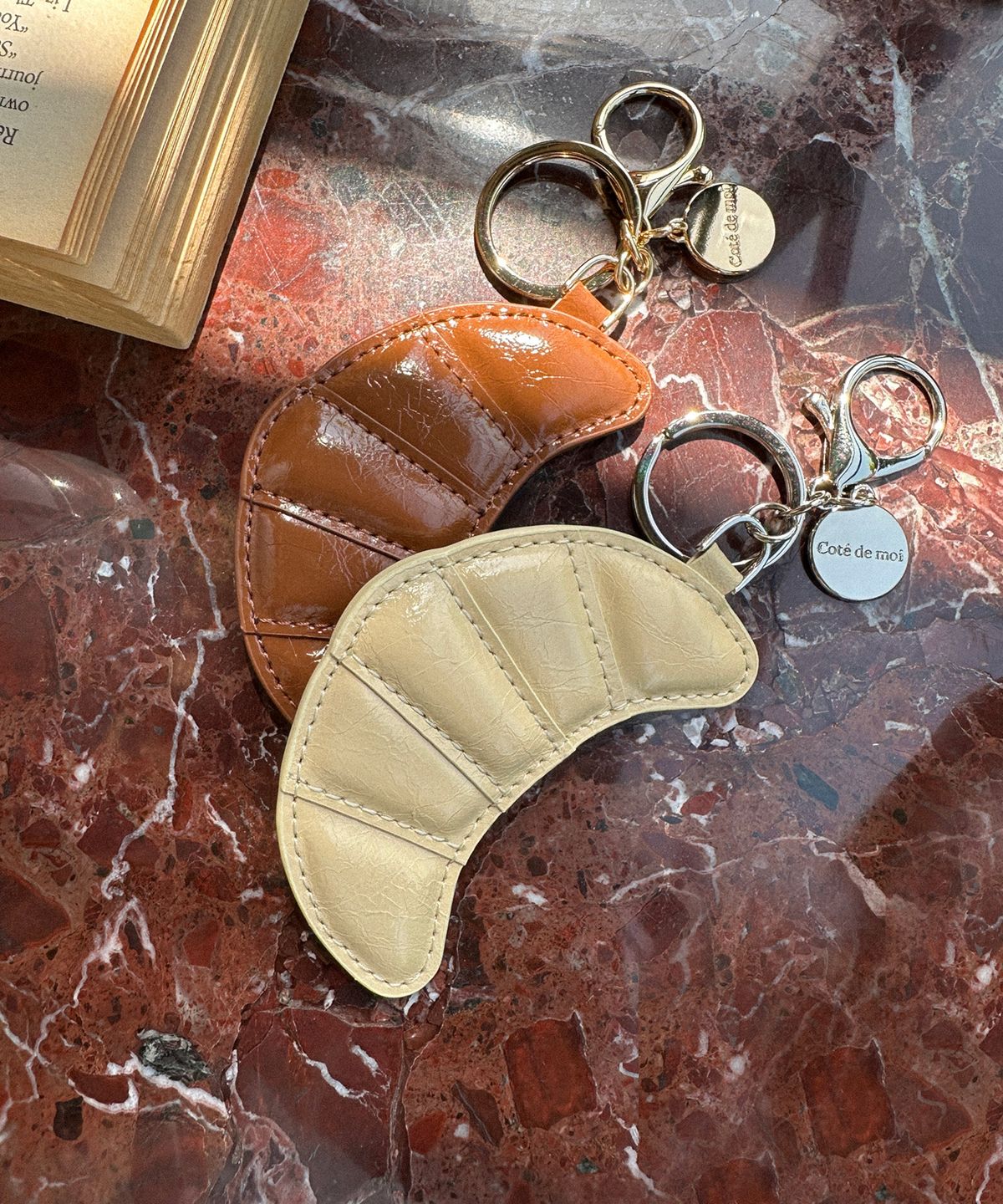 꼬떼드무아(COTEDEMOI) Petit Croissant Keyring - Butter
