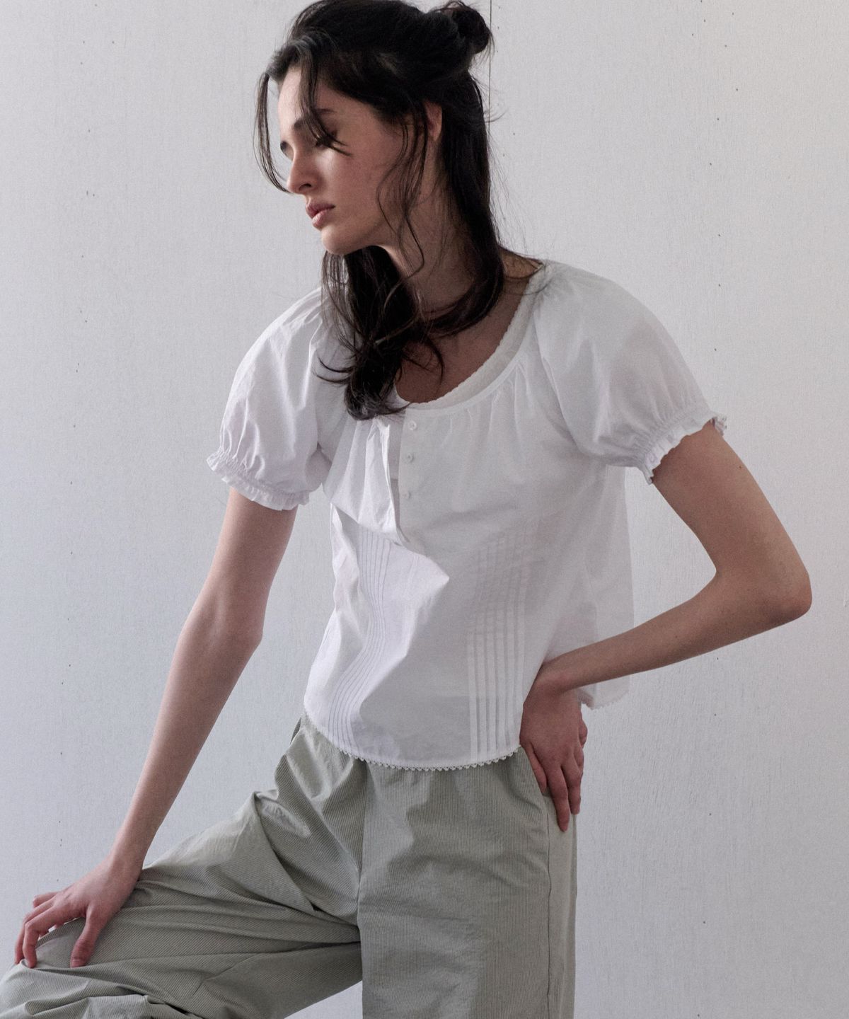 앤니즈(ANDNEEDS) Move balloon sleeve blouse (white)