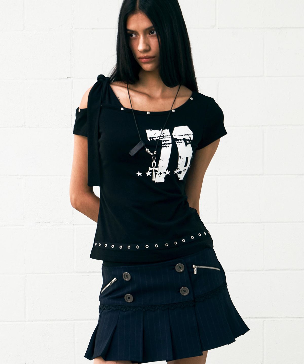 낫노잉(NOTKNOWING) Tied One Shoulder 76 Top (BLACK)