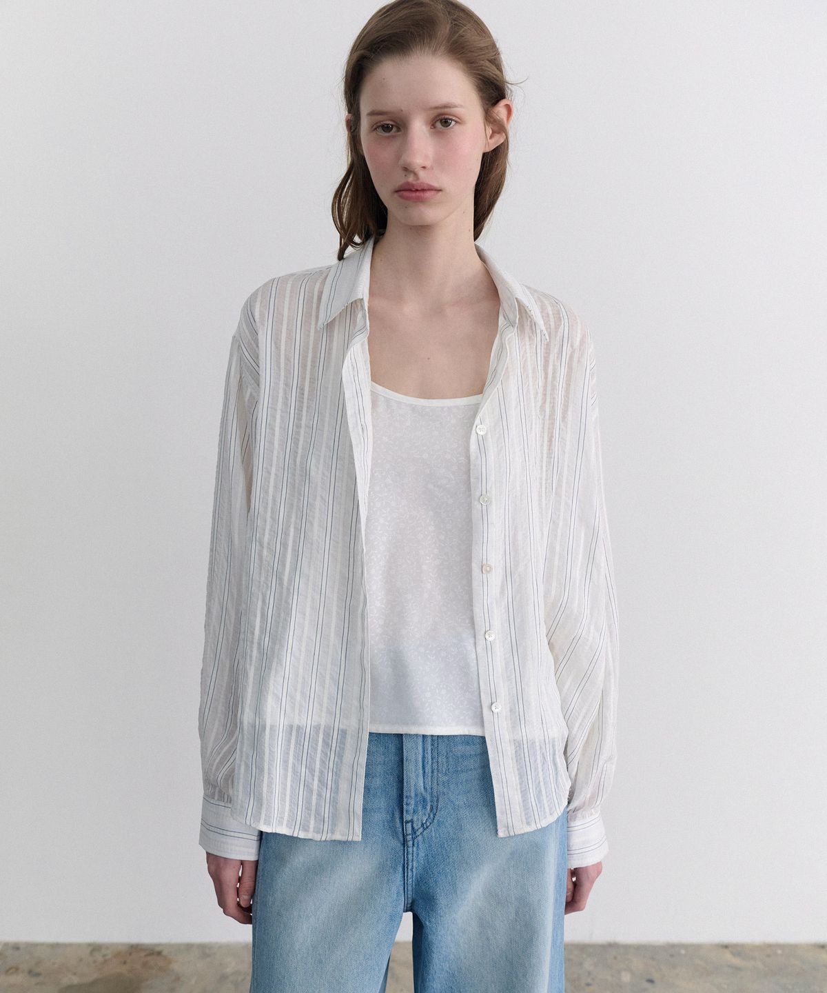 앤니즈(ANDNEEDS) Flow stripe sheer shirt (white)