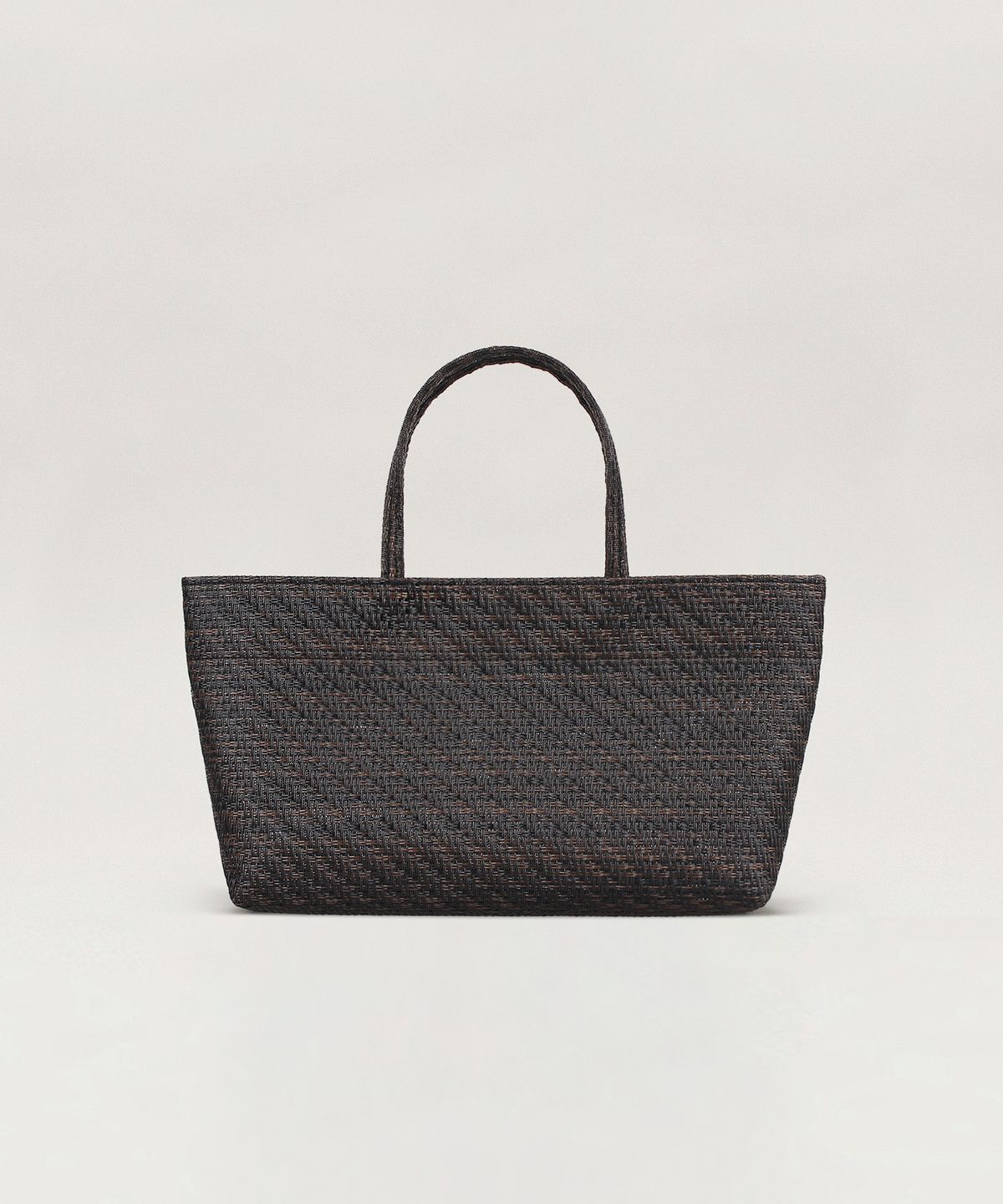 투오(TUO) RATTAN FLAT TOTE SMALL DARK BROWN · 라탄 플랫 토트 스몰 다크 브라운