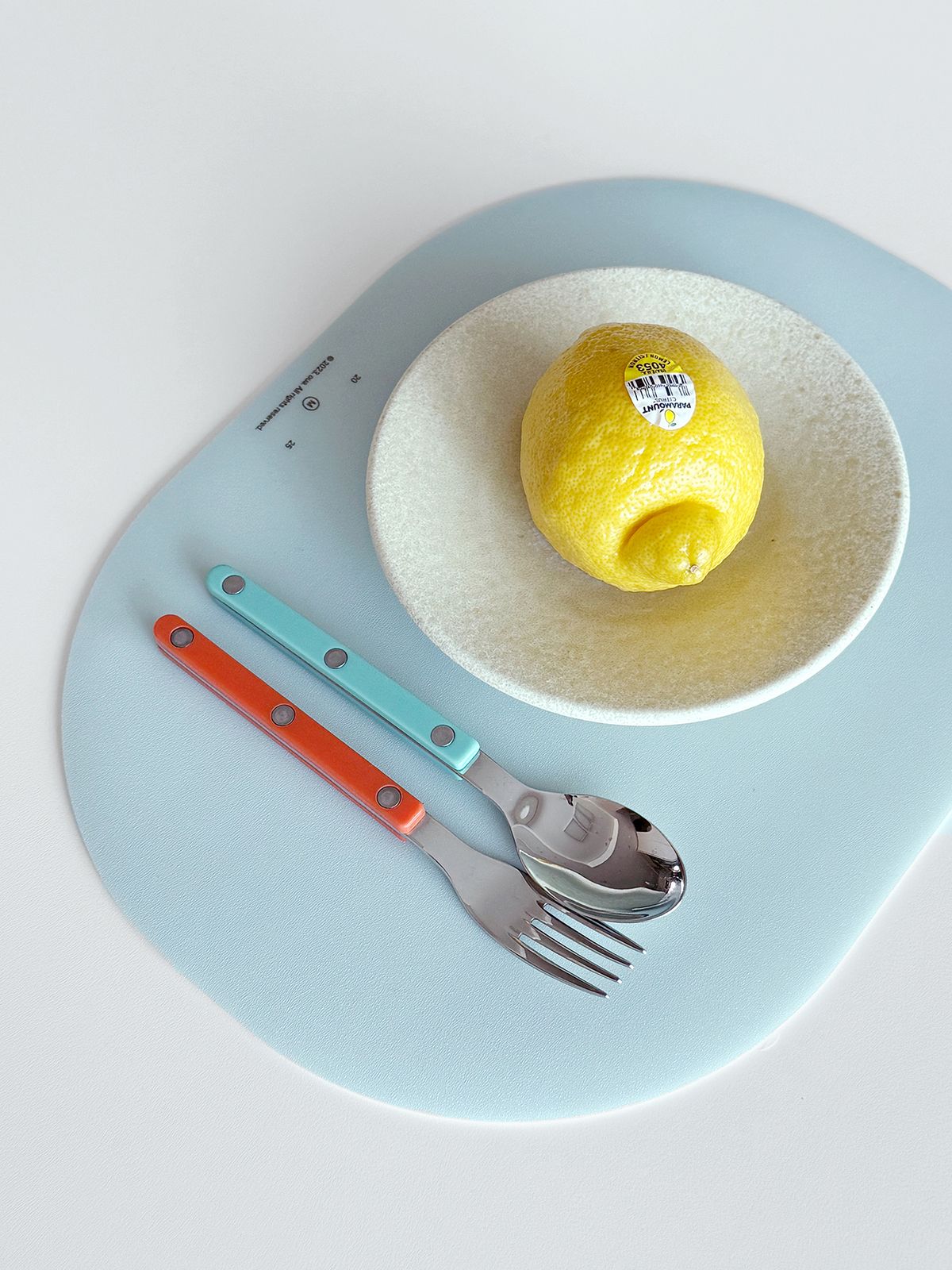 오우아(OUA) Ice melt table mat 아이스멜트 데스크 테이블 매트 받침대 마우스패드