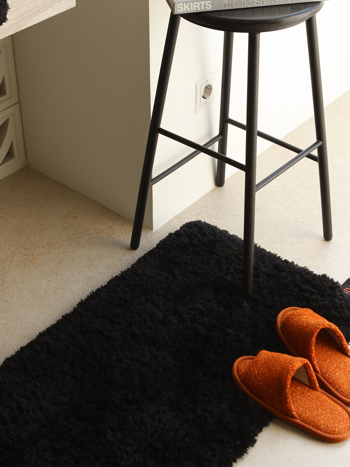 바이빔(BUYBEAM) BOUCLE rug&mat 푹신한 자카드 발매트 부클레 블랙 4colors 2sizes