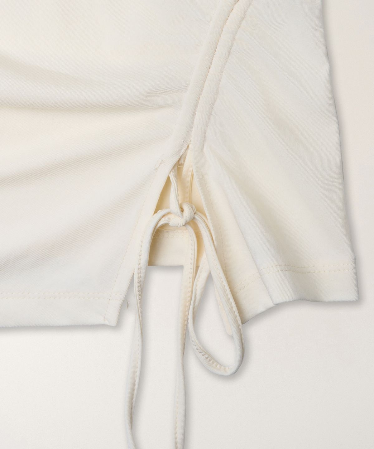 튜드먼트(TTUDEMENT) STRAP SHIRRING T-SHIRT_CREAM