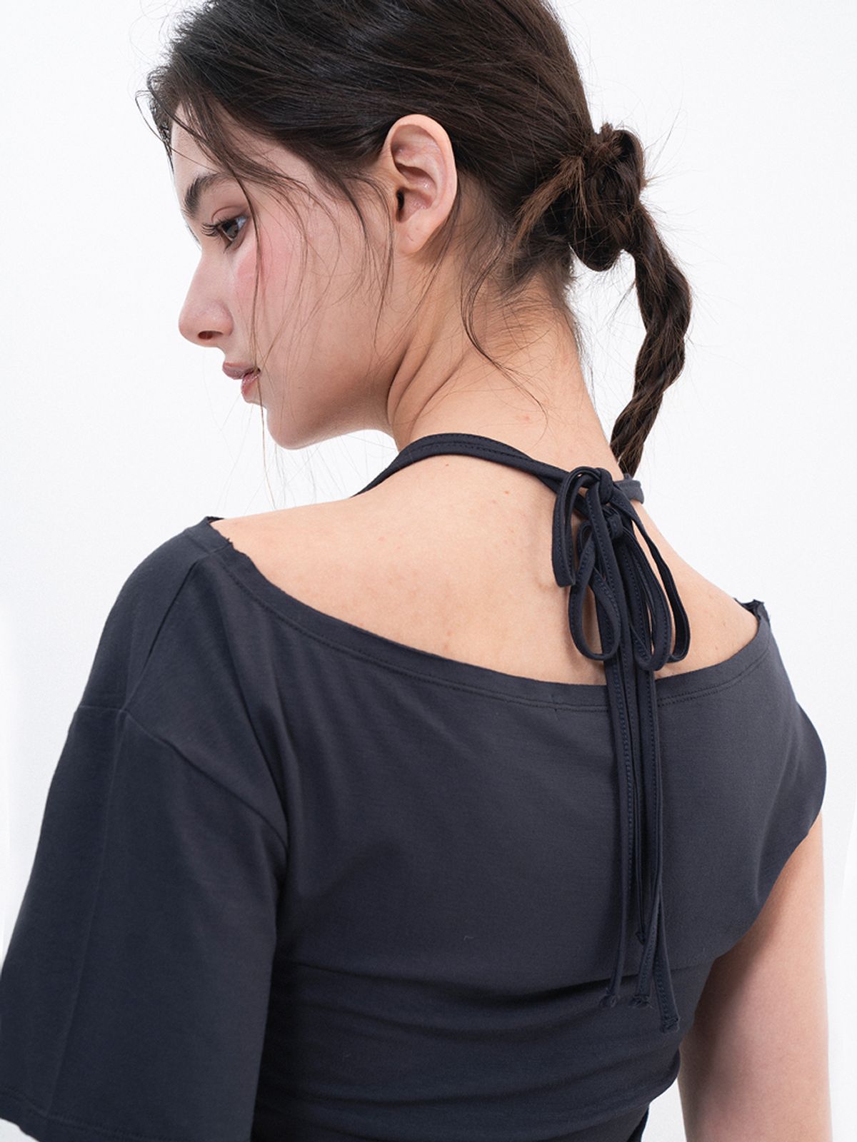 루펀(LOOFUN) Earphone Necklace Tee / 이어폰 넥클리스 티 [Charcoal]