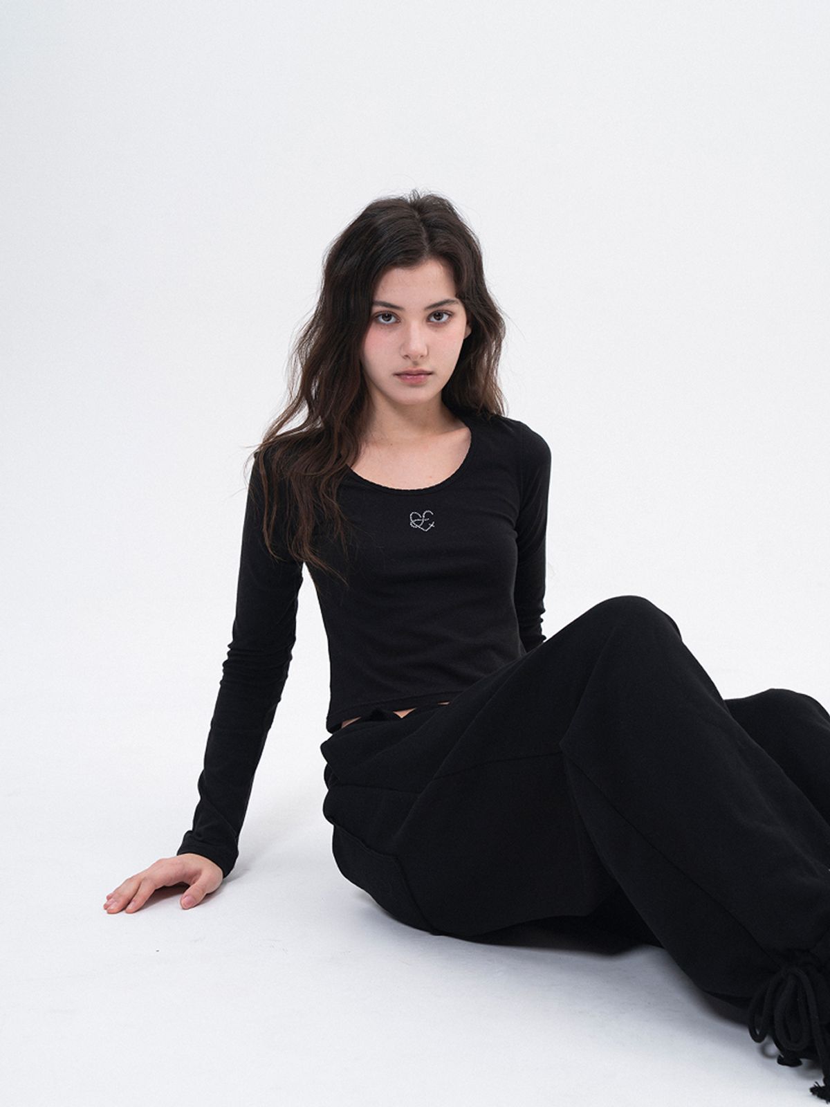 루펀(LOOFUN) Hotfix Crop Sleeve / 핫픽스 크롭 슬리브[Black]