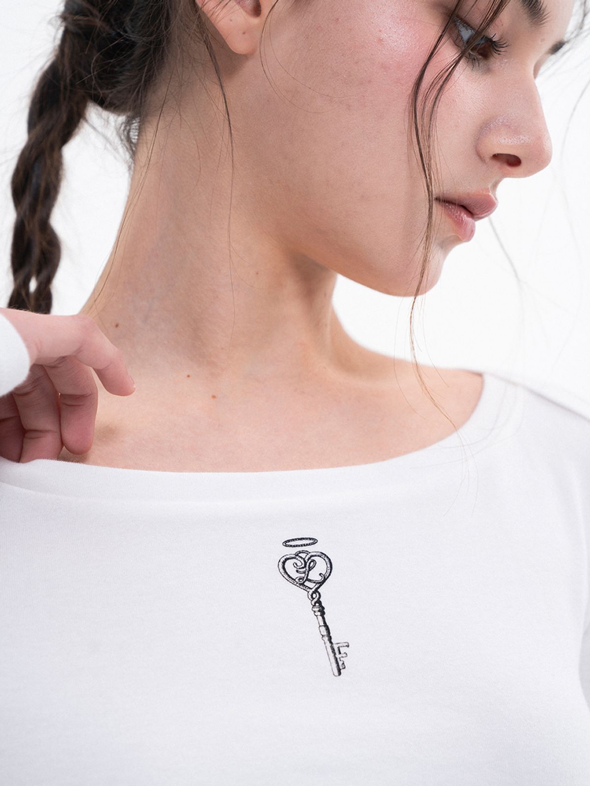 루펀(LOOFUN) Angel Wing Long Sleeve / 엔젤 윙 롱 슬리브 [White]