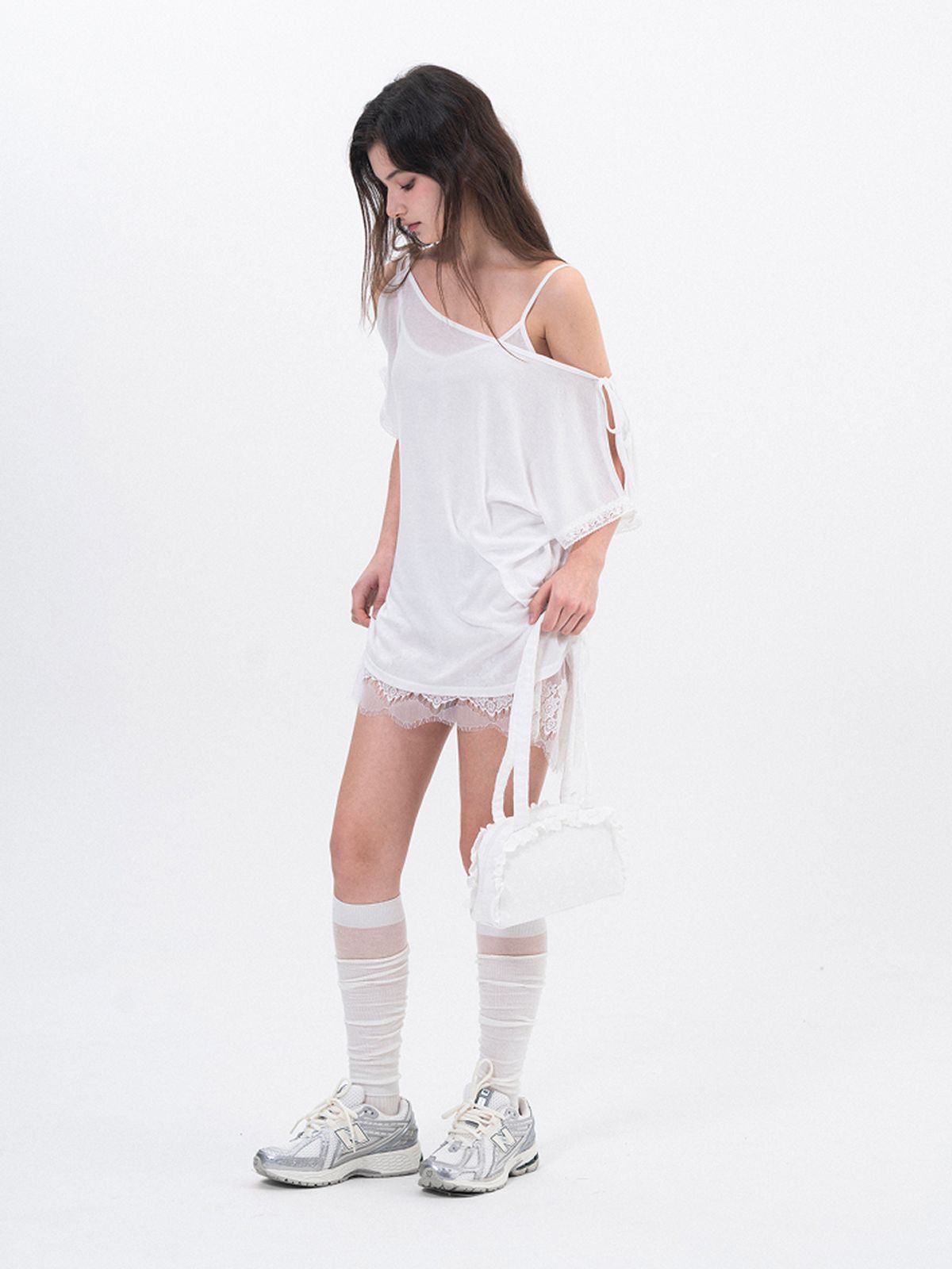 루펀(LOOFUN) Lace Off-shoulder Tee / 레이스 오프숄더 티 [White]