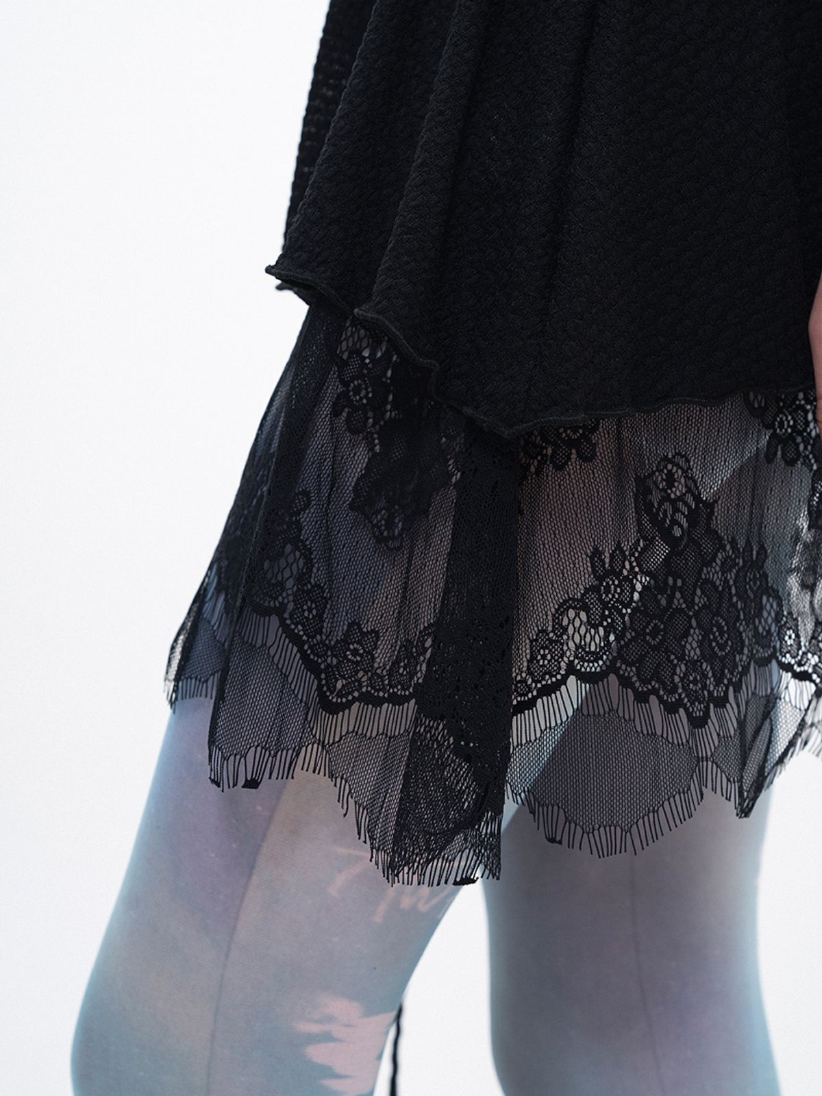 루펀(LOOFUN) Lace Fringe Sleeveless / 레이스 프린지 슬리브리스 [Black]