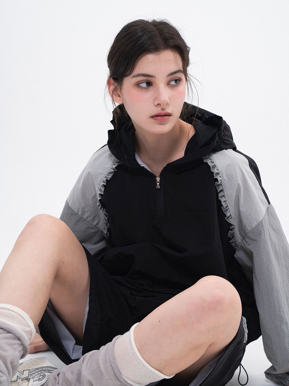 루펀(LOOFUN) Frill Hoodie Anorak / 프릴 후디 아노락 [Black]