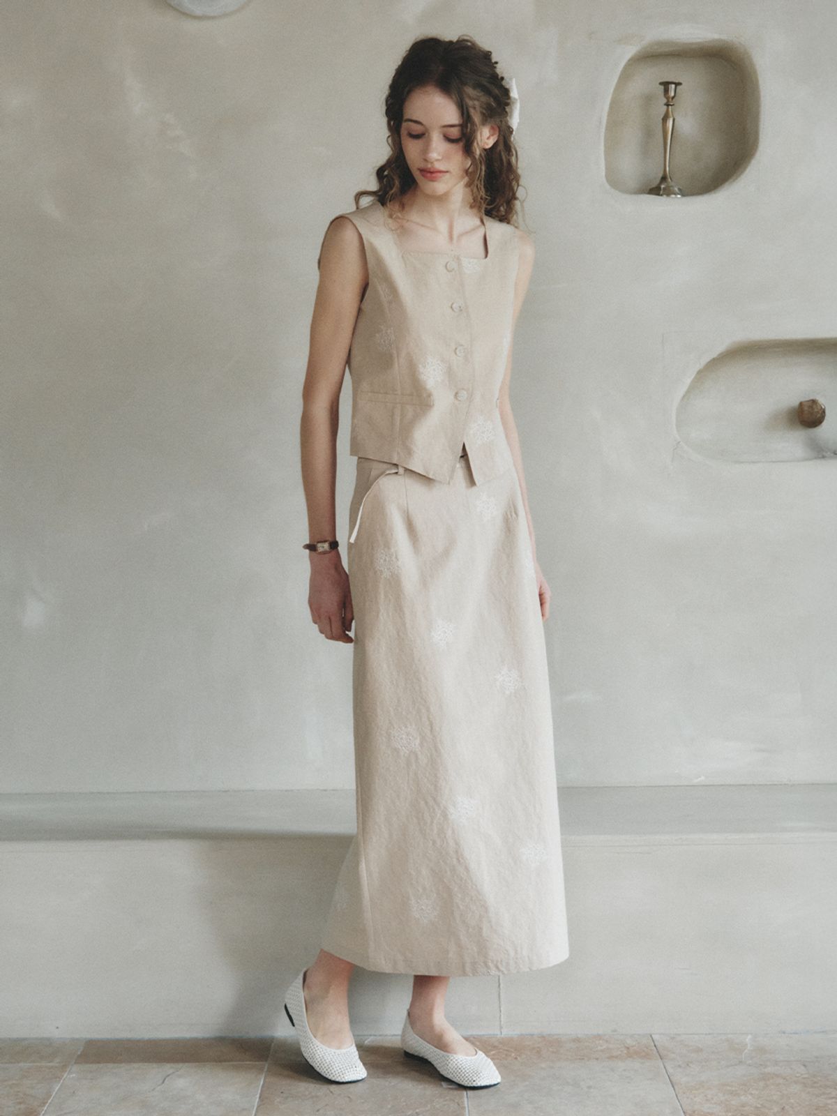 르니나(LENINA) ROVE linen embroidery H-line skirt_BEIGE