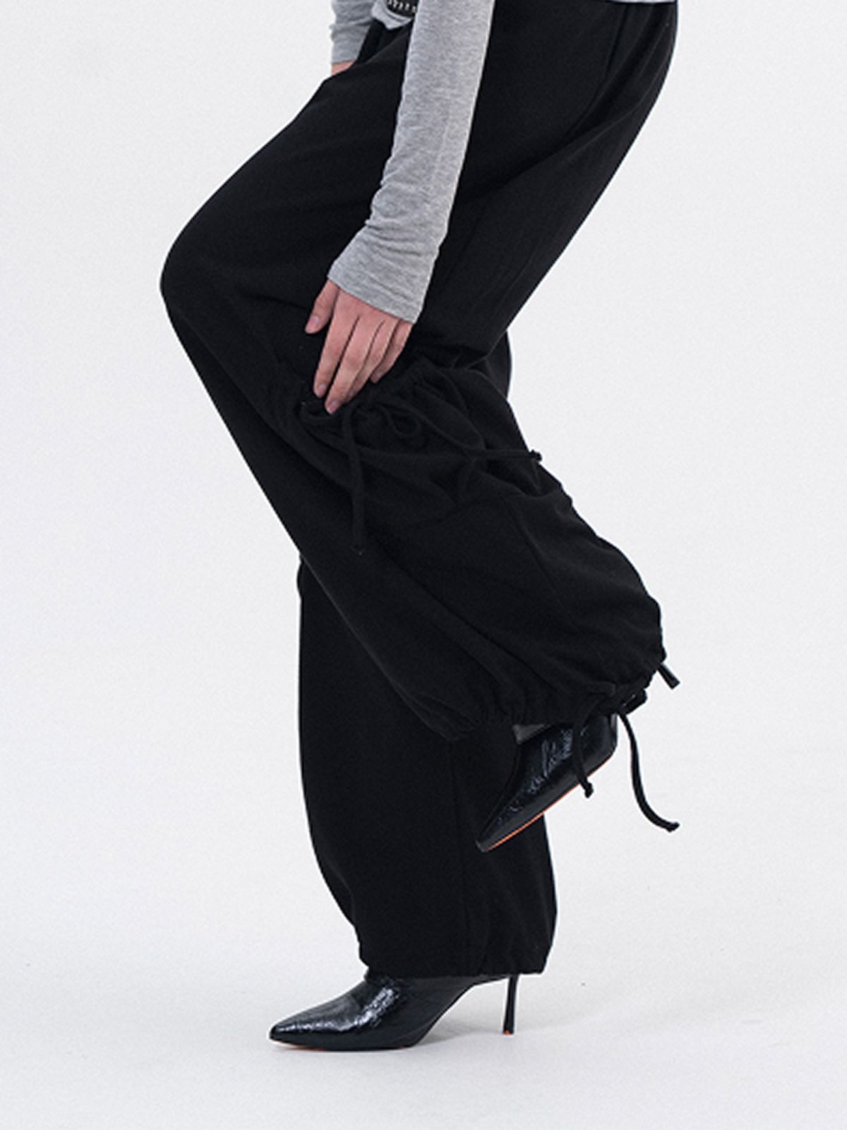 루펀(LOOFUN) Cargo Sweat Pants / 카고 스웨트 팬츠 [Black]