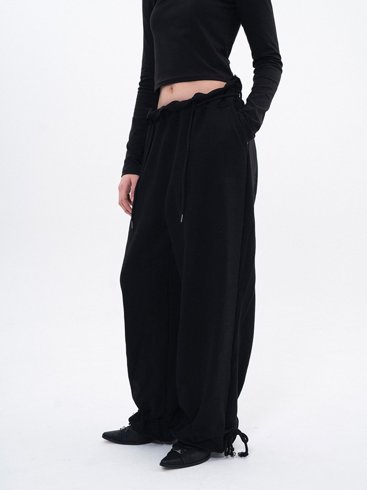 루펀(LOOFUN) Cutting Sweat Pants / 컷팅 스웨트 팬츠 [Black]
