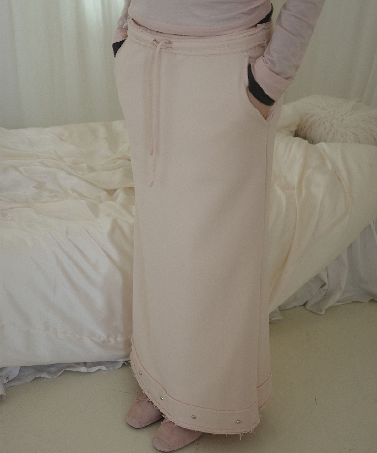살롱 드 욘(SALON DE YOHN) Studded Sweat Skirt_ Skin Pink