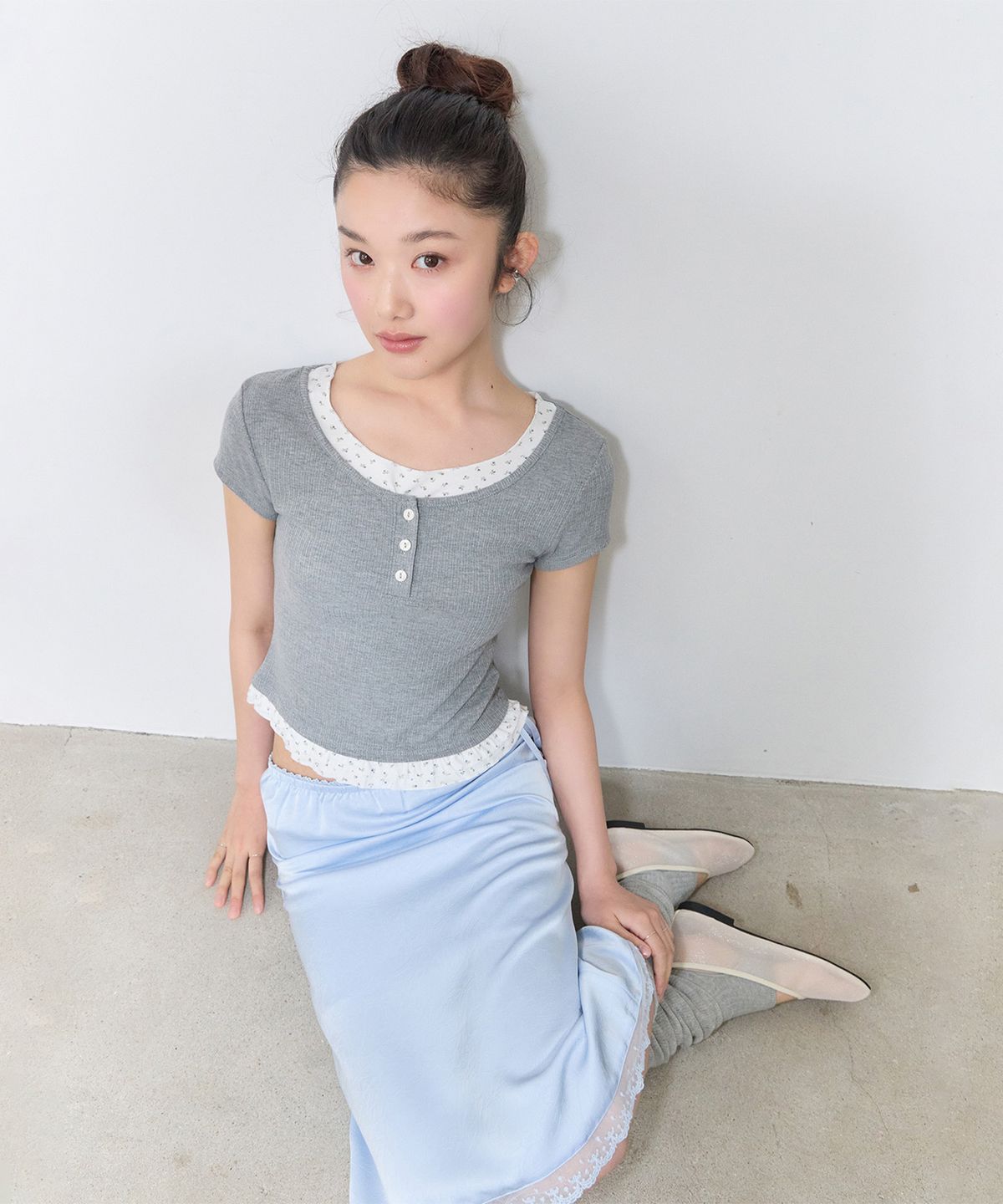 미쏘(MIXXO) 패턴 프릴 레이어드 티셔츠 RE LWG412A_MIWHWG50QA