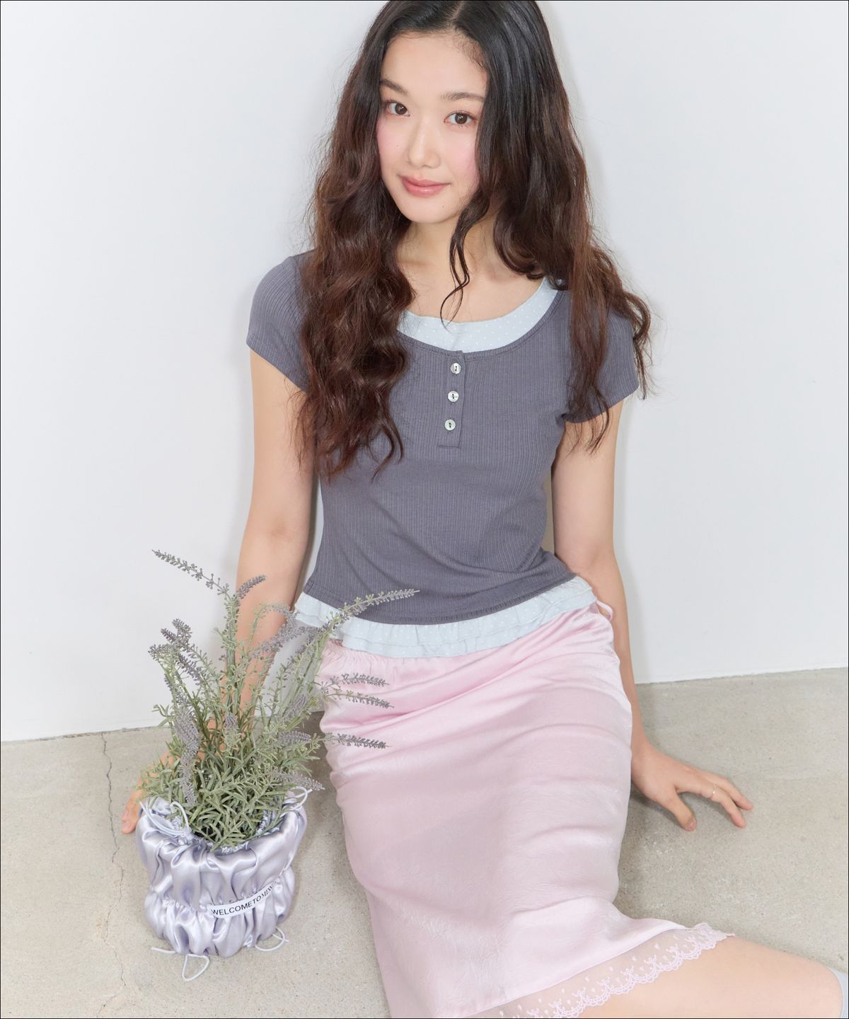 미쏘(MIXXO) 패턴 프릴 레이어드 티셔츠 RE LWG412A_MIWHWG50QA
